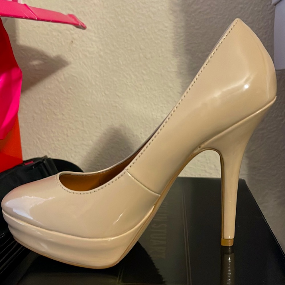 New patent leather heels by Colin Stuart size 5B.